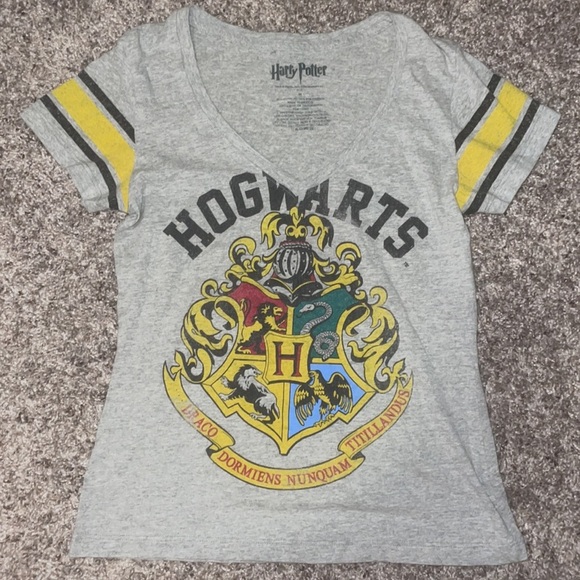 Harry Potter Hogwarts vneck tshirt - Picture 1 of 3